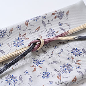 Instagram「帯締め　平唐組（白茶色に桔梗鼠と小豆茶色）と帯揚げ（古代花更紗/錫色）」