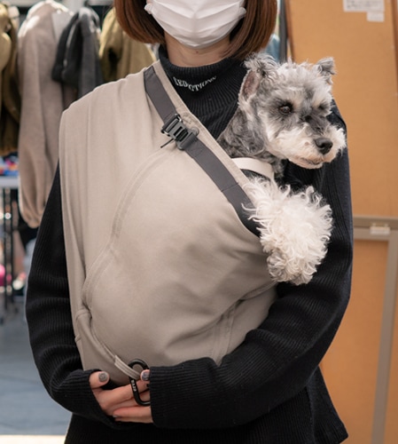 シュナウザー(シュナ)におすすめのドッグスリング(犬用抱っこ紐)【日本で唯一】のドッグスリング（抱っこ紐）専門ブランド erva/ エルバ