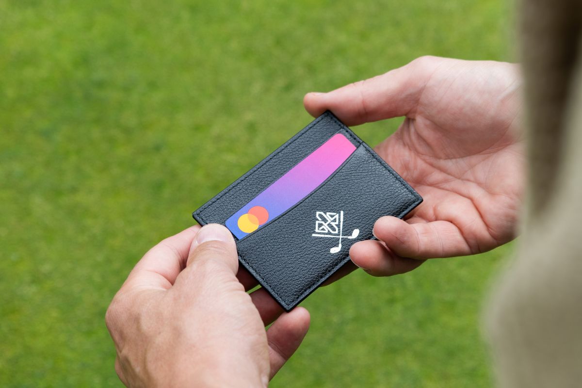 GOLF CARD HOLDER