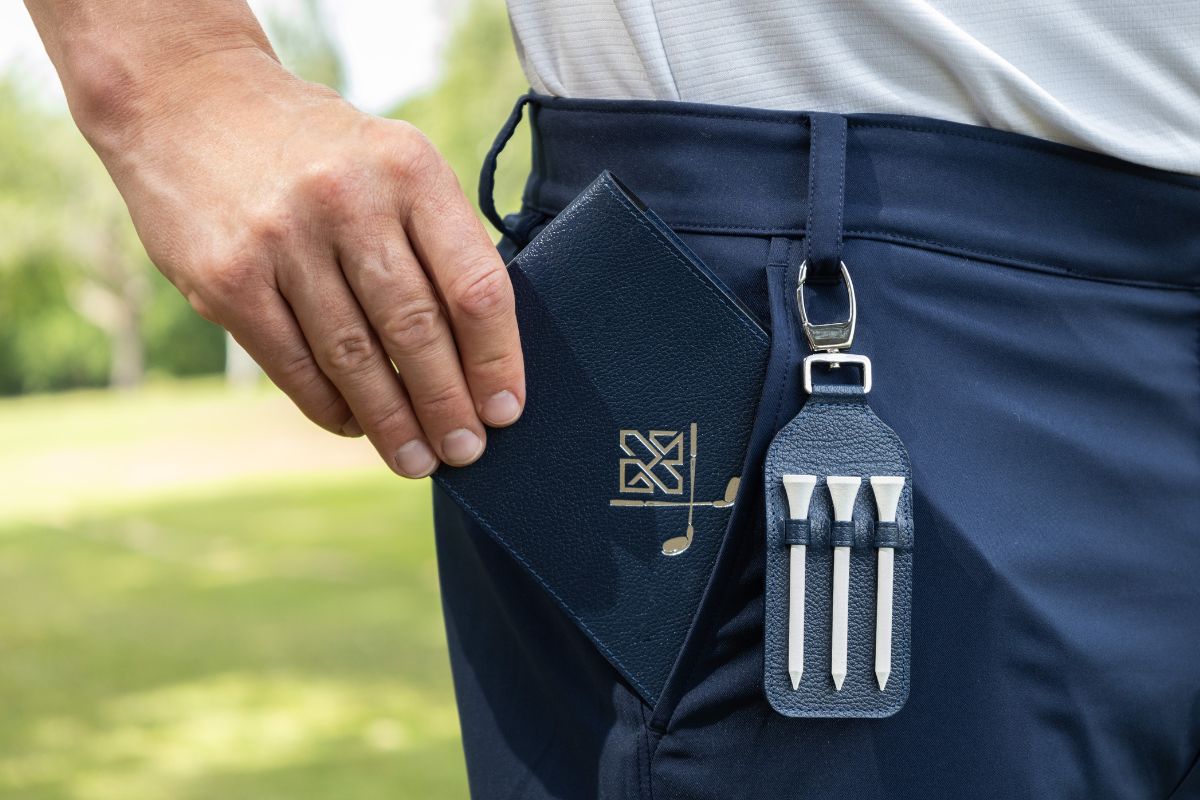 GOLF SCORECARD HOLDER
