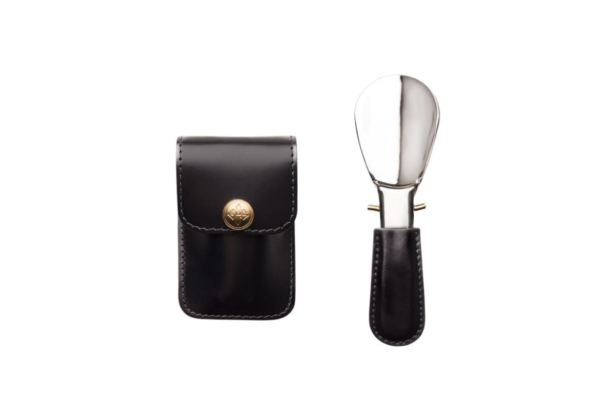 ��BH��SHOE HORN IN POUCH