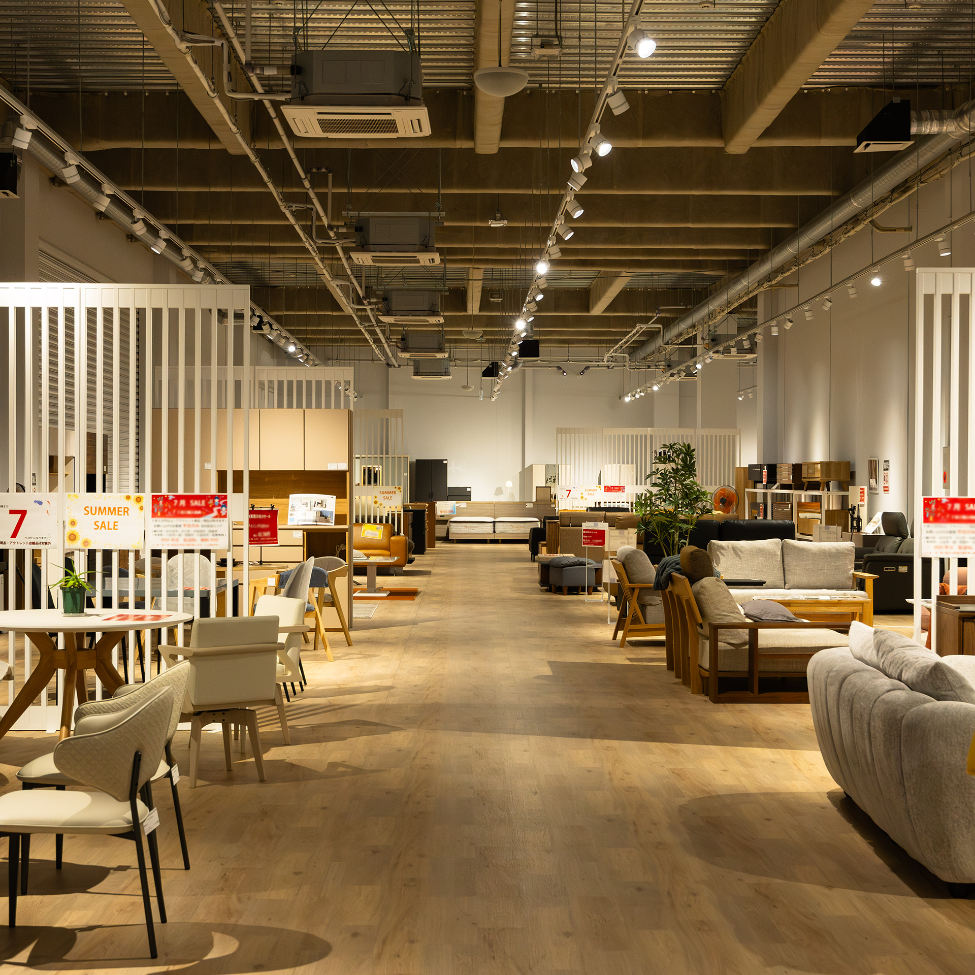 店内の様子4