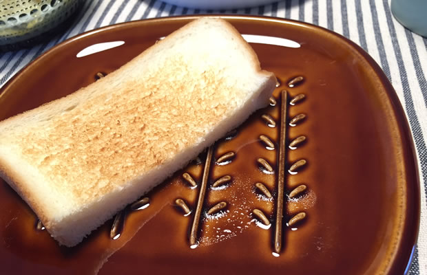 こんなお皿欲しかった!トーストのためのお皿 miyama crust(クラスト