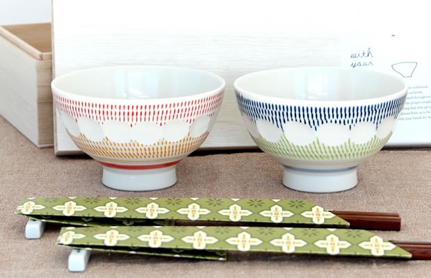 波佐見焼 茶碗 ペアセット ギフトボックス 桐箱 飯碗 磁器 石丸陶芸 箸 箸置き お茶碗セット 夫婦茶碗 結婚祝い ギフト プレゼント 日本製