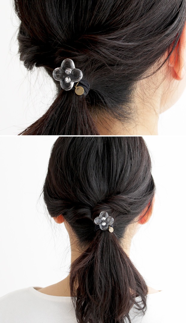 ハリオ ヘアゴム ホワイトフラワー 花 四つ葉 ガラス製 HARIO Lampwork Factory 手作り 日本製 ヘアアクセサリー 大人っぽい レディース