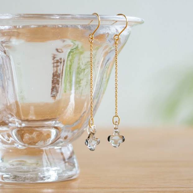 ハリオ イイダ傘店 ピアス アジサイ グレー ガラス製 HARIO Lampwork Factory 手作り 日本製