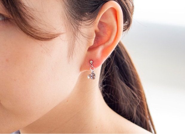 ハリオ ピアス ウィンクハート ブラック ハート型 ガラス製 HARIO Lampwork Factory 手作り 日本製 小ぶり