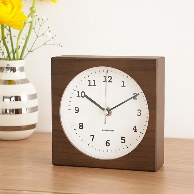 加藤木工 カトモク KATOMOKU Dual use clock 4 ブラウン 掛け＆置き時計 電波時計 置き時計 壁掛け スクエア 四角 スイープムーブメント