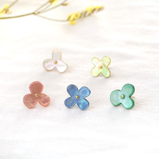Cohana 貝釦のお花のプッシュピン いろどり 日本製 貝ボタン あやこ貝 花モチーフ Made in Japan コハナ KAWAGUCHI 裁縫道具