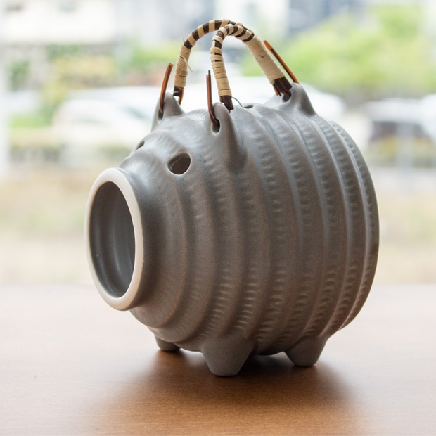 【当店別注】かもしか道具店 蚊遣りブタ ミニ 小さい かやりぶた 別注 萬古焼 陶器 日本製 蚊取り線香ミニ ホルダー 蚊取り線香入れ 蚊遣り 蚊やり