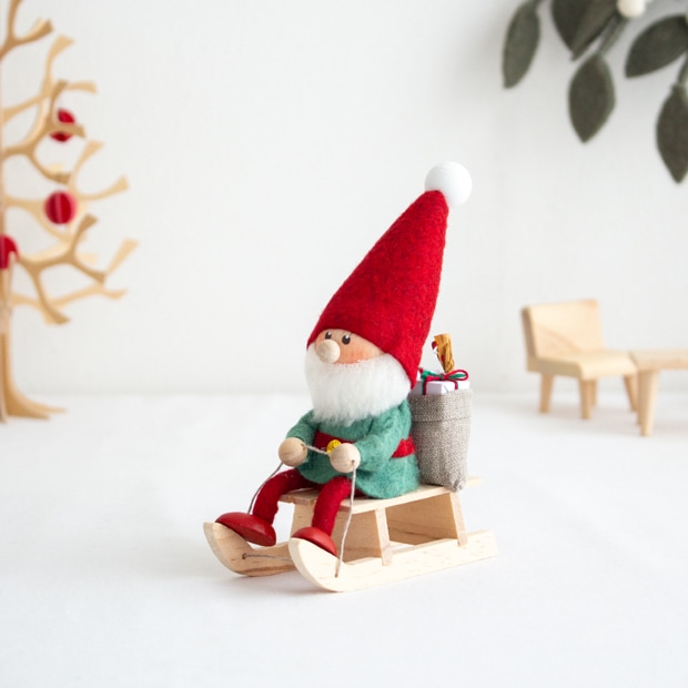 ノルディカニッセ 2023 新作 そりに乗ったサンタ Joy to the world NORDIKA nisse クリスマス 雑貨 木製 人形 北欧 NRD120758