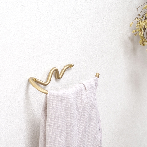 Ferm Living ファームリビング Curvature トイレットペーパーホルダー ブラス ブラックブラス