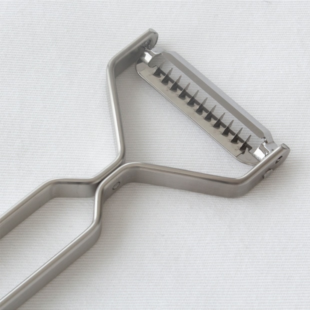 ヨシタ手工業デザイン室 千切りピーラー ステンレスラウンドバー