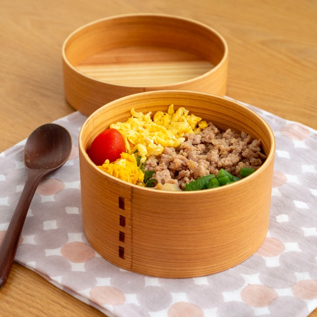 めんぱ まる 曲げわっぱ弁当箱 丸 1段 700ml かぶせ蓋 ウレタン塗装 ナチュラル 弁当箱 木製 薗部産業 SONOBE クラフト木の実