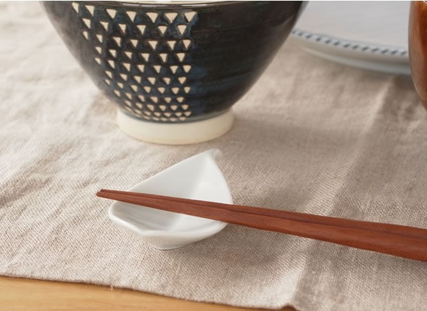 白山陶器 HAKUSAN 箸置き 木の葉 波佐見焼