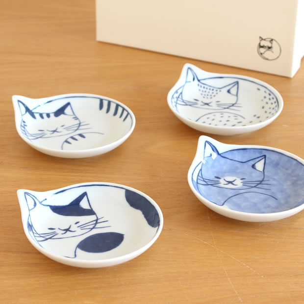 波佐見焼 coneco皿 小皿 豆皿 4枚 セット こねこざら 箱入り 猫皿 ねこ皿 取り皿 平皿 磁器 和食器 石丸陶芸 日本製
