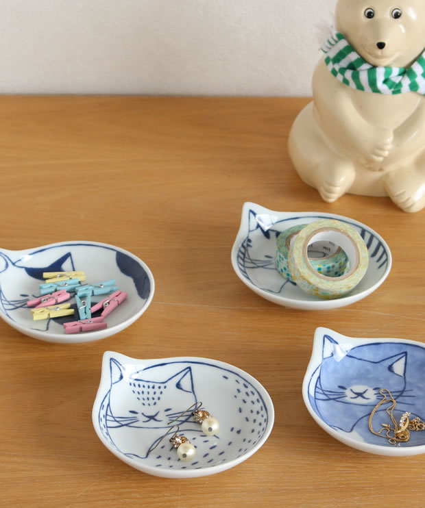 波佐見焼 coneco皿 小皿 豆皿 4枚 セット こねこざら 箱入り 猫皿 ねこ皿 取り皿 平皿 磁器 和食器 石丸陶芸 日本製