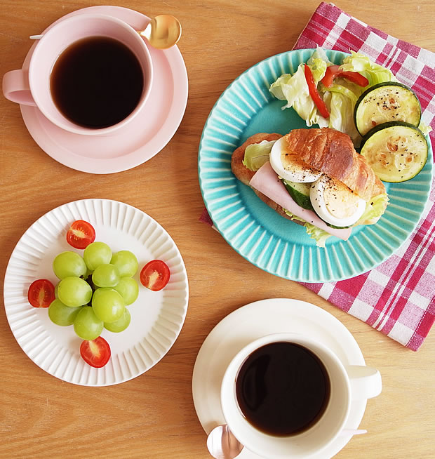 SAKUZAN Sara コーヒーカップ&ソーサー セット カップ プレート 作山窯 美濃焼 食器 日本製 和食器 手仕事 うつわ 器 手作り 贈り物 小皿 取り皿 マグカップ