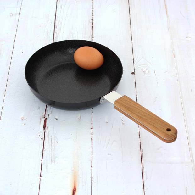 ambai 玉子焼 丸 鉄製 フライパン IH対応 目玉焼き 卵焼き器 焦げ付きにくい ファイバーライン加工 アンバイ 小泉誠 日本製