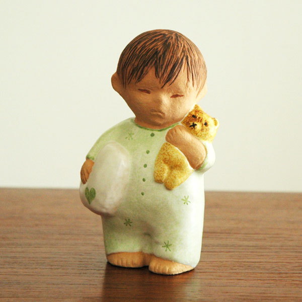 Boy with Bear green,彫像,オブジェ,置物,Lisa Larson,リサラーソン,北欧,スウェーデン,子ども,北欧雑貨,北欧インテリア