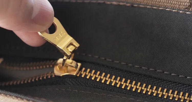 カラー：グレー