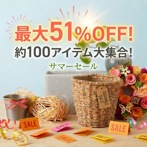 ホワイエの商品が並んでいる