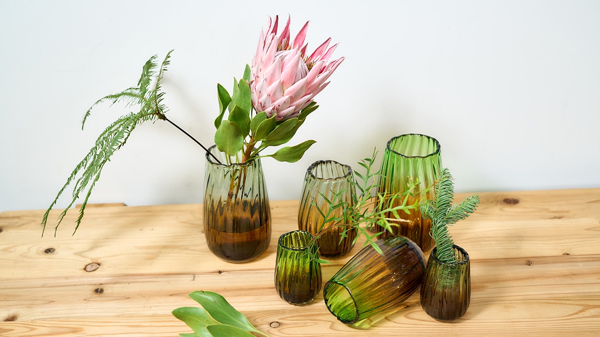 フラワーベースに花を入れた使用イメージ