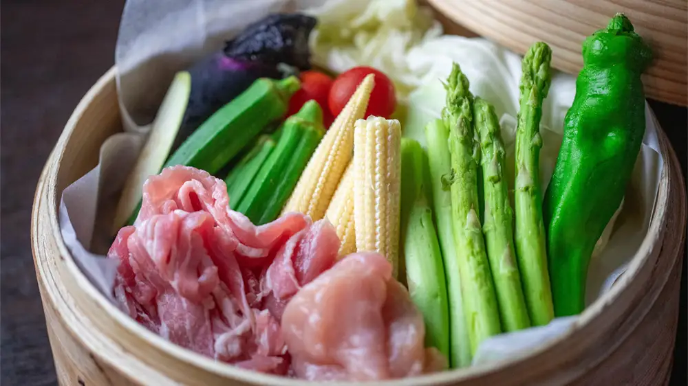 肉と野菜のせいろ蒸しの準備の画像