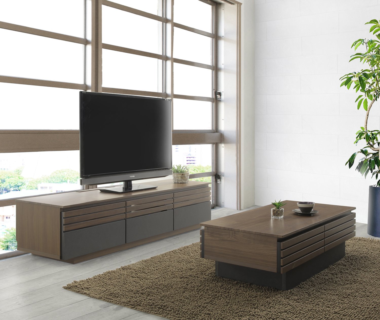 サイドキャビネットで構成した壁掛けTVボードの実例｜ACCORD