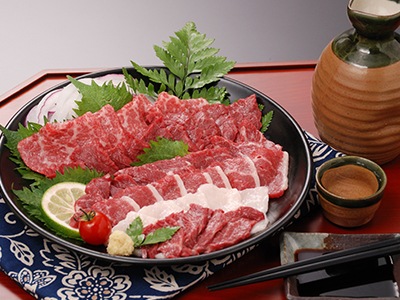中トロコウネ馬刺し