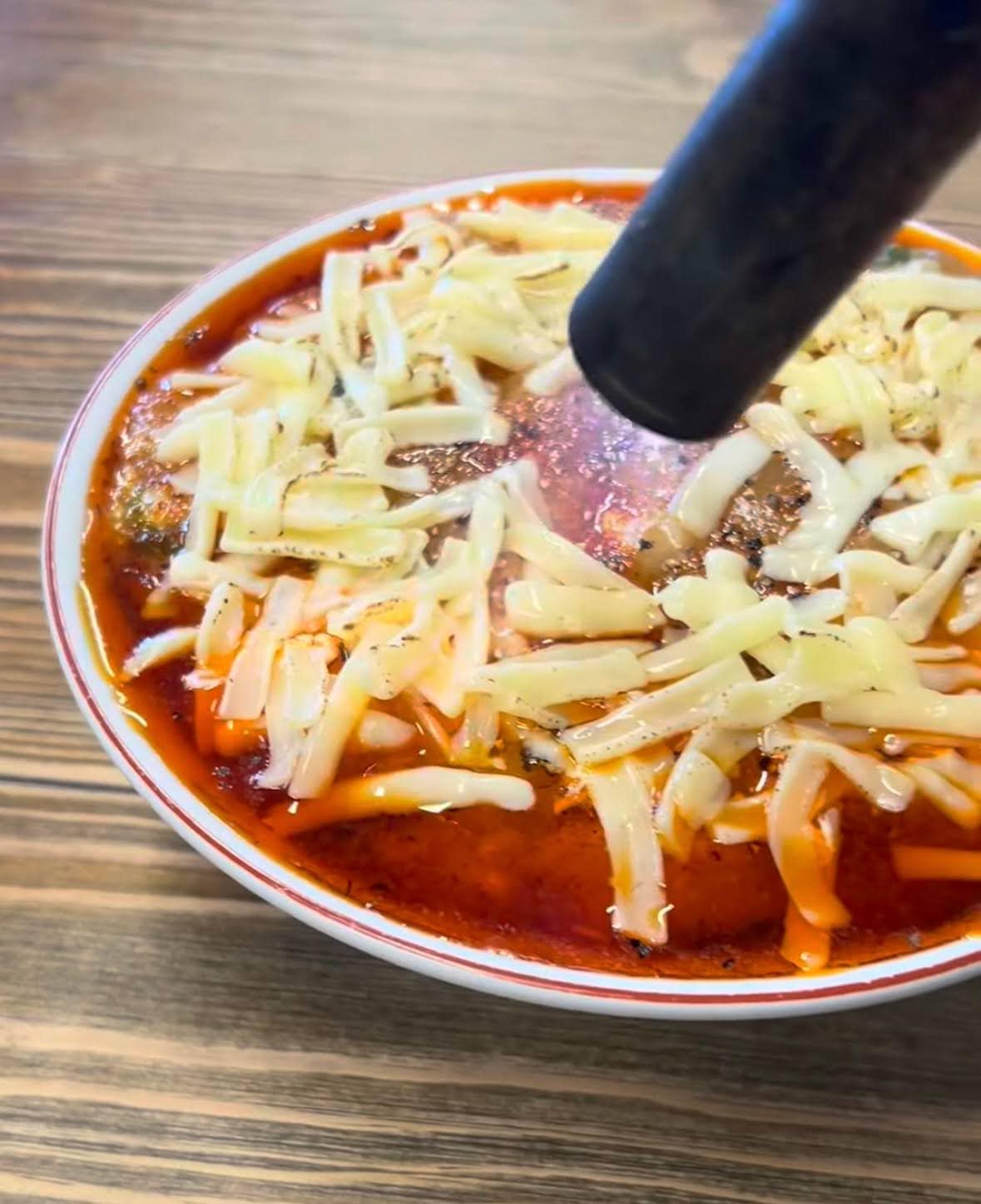 ベンジャンメンを炙る