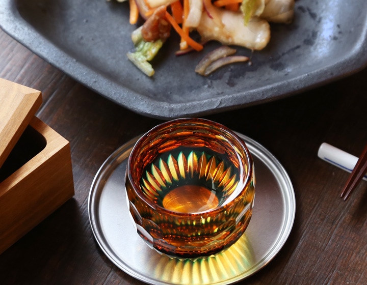 小樽切子 吉幸ぐい呑み 緑琥珀 深川硝子工芸 | メーカー別,は行