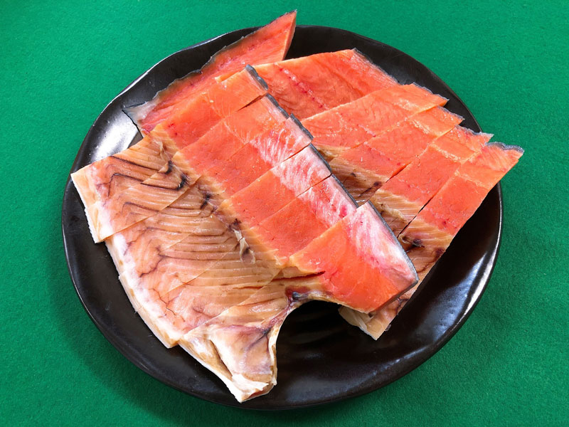 新巻鮭半身切身個包装（12切）