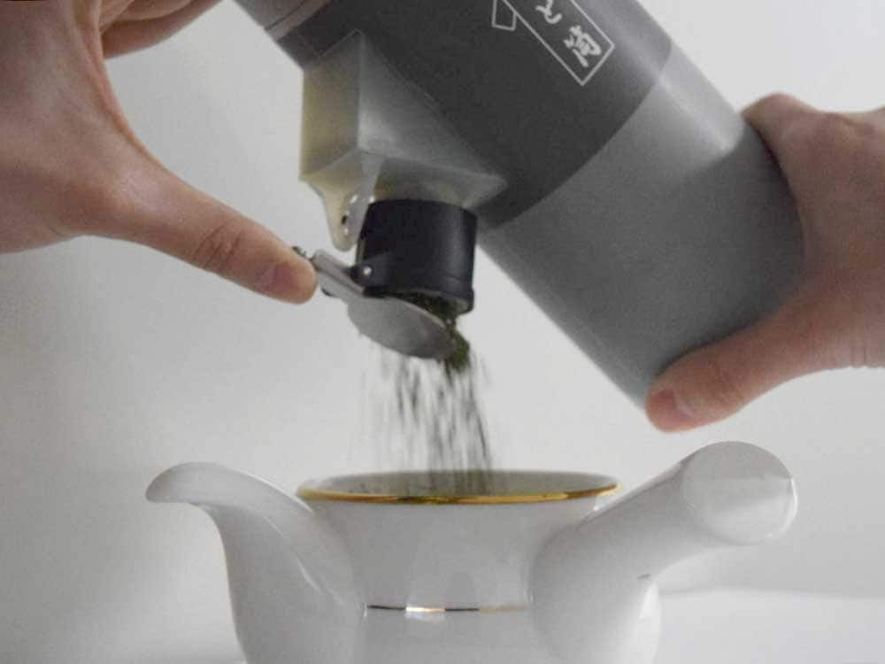 茶っと筒「お茶葉や粉末コーヒーなどの取出保存容器」・・・適用商品：茶筒、キャニスター缶など