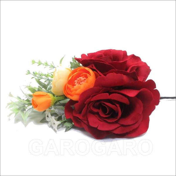 フラメンコ | 赤バラ2輪と白い小花の花束風 BE-15[フラメンコ用] | 花