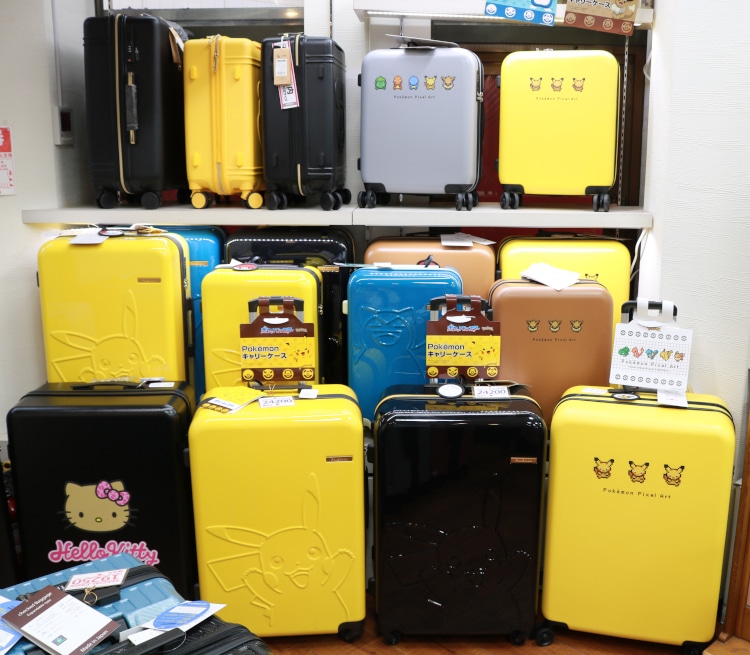 キャラクタースーツケース売り場