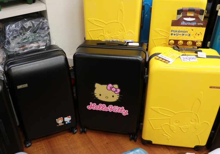 キャラクタースーツケース売り場