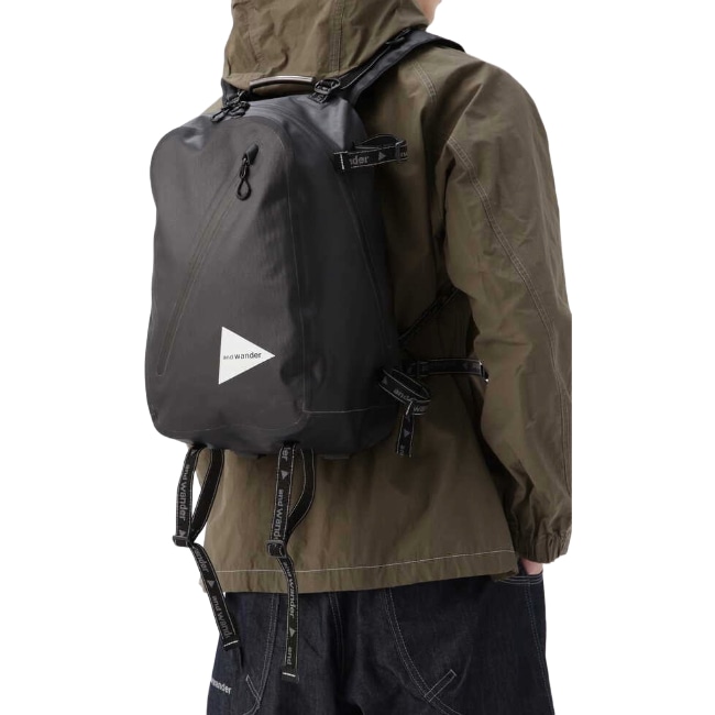 アンドワンダー and wander waterproof daypack | ガレージキャンプストア GarageCampStore