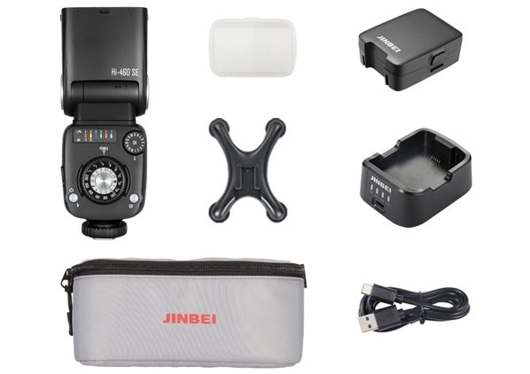 スピードライト Hi-460SEセット内容。本体、ディフューザー ※本体に取り付け済、バッテリーパック、充電スタンド、USBケーブル、卓上スタンド、収納ケース