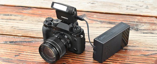 モバイルバッテリーから充電している様子