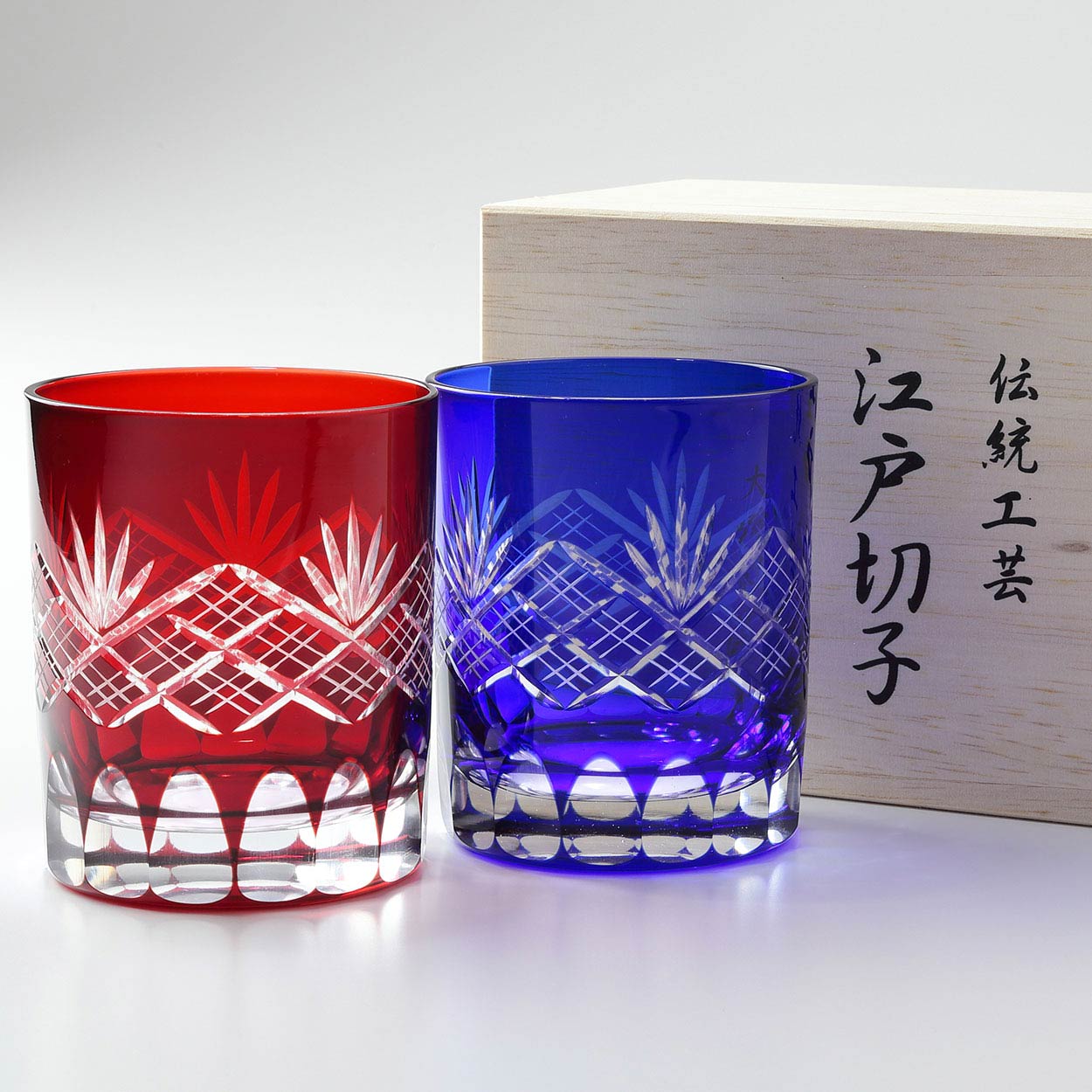 叙勲褒章叙位の記念品と額縁 江戸切子 オールドペア 剣矢来 桐箱入 商品から探す キッチンテーブルウェア グラス タンブラー 叙勲褒章と叙位の額縁と記念品の専門店 株式会社松美堂