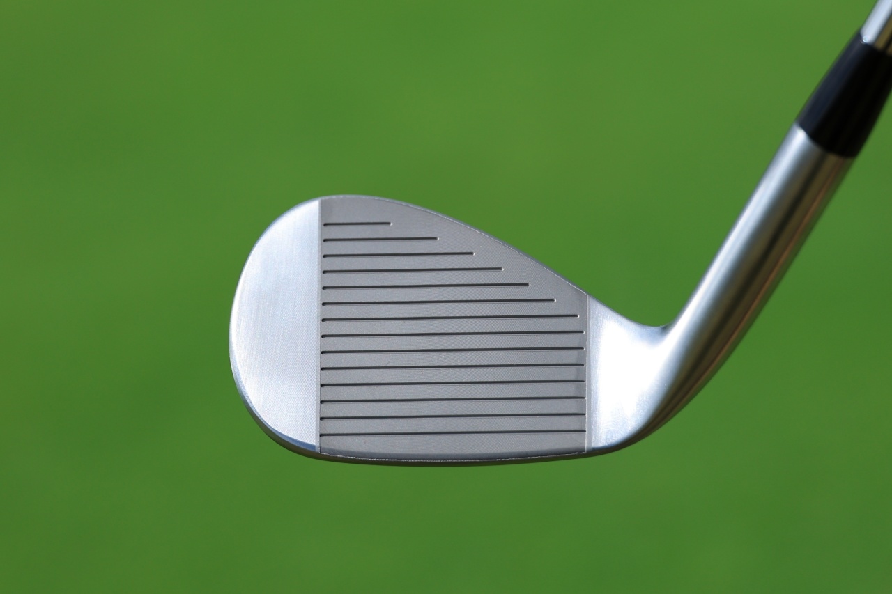 アクシスゴルフ Z6 ツアーウェッジ【ツアーレベルの操作性と構えやすさ