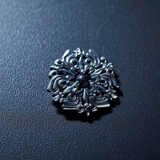 アトリエ縁 ディアナ シルバーマーカー【グリーン上で神秘的に輝く