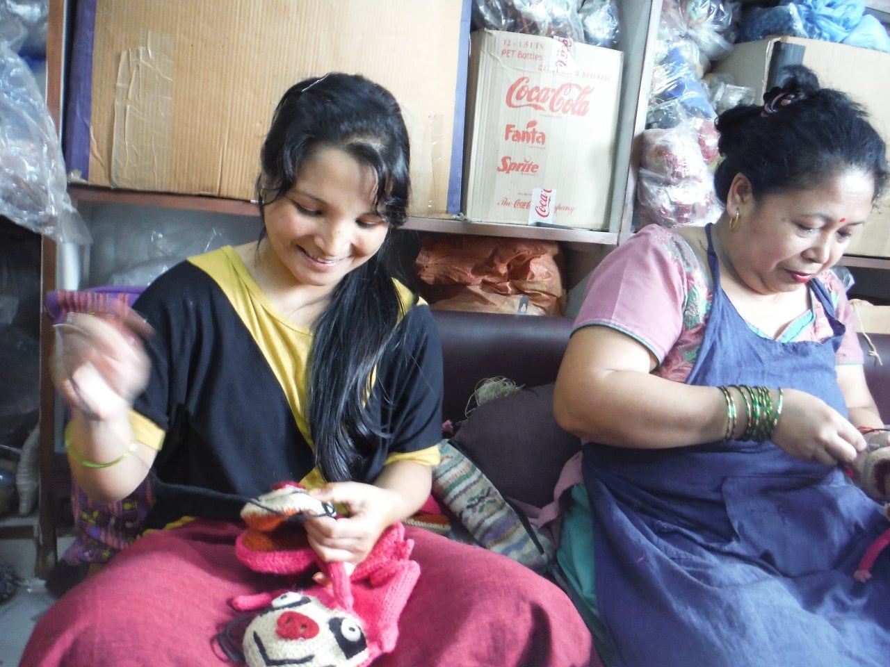 編んでくれた女性たち