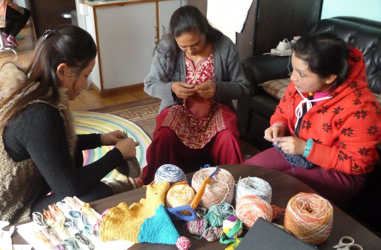 編んでくれた女性たち