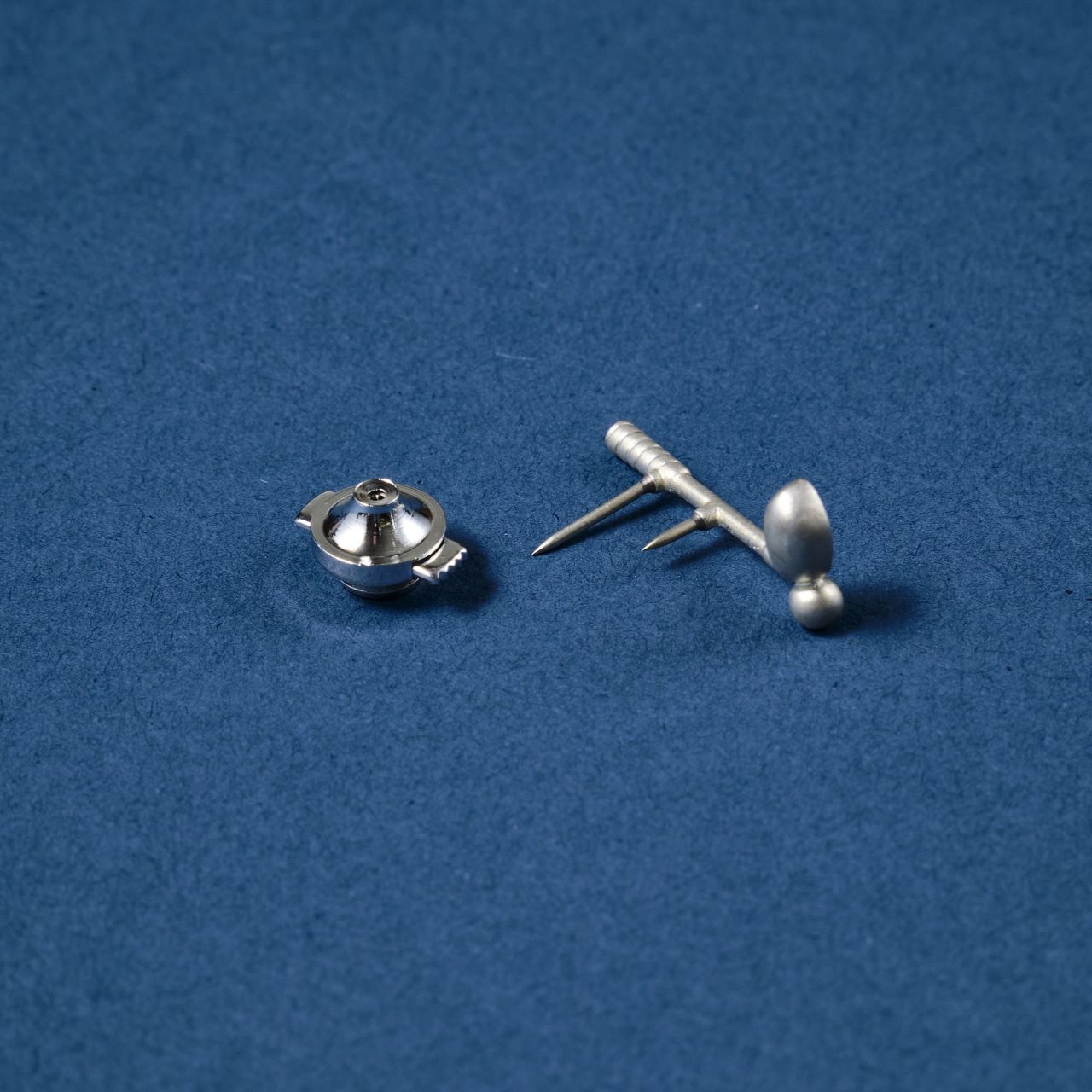 ダイヤ入り!! ゴルフクラブピンブローチ