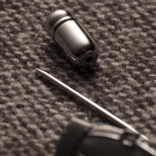 KIETHパターとキャディバッグのピンブローチ