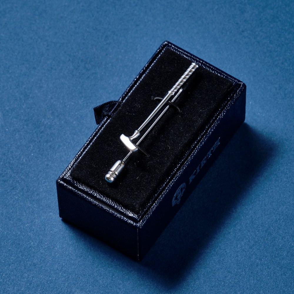 KIETHパターとキャディバッグのピンブローチ