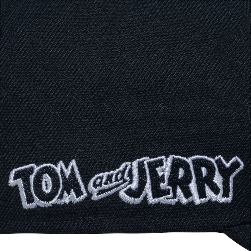 キャップ横のトムとジェリーの刺繍