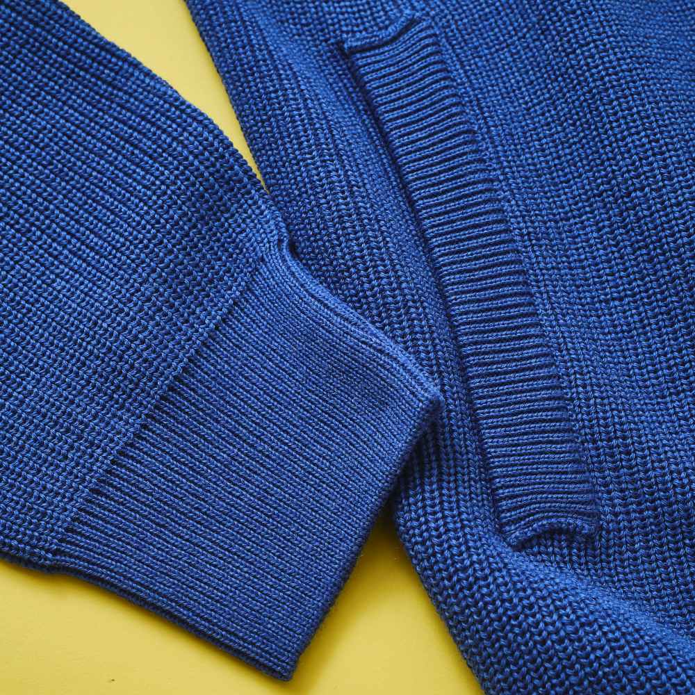 IMPULSO（インパルソ）雨を弾くイタリア製ジップアップセーター